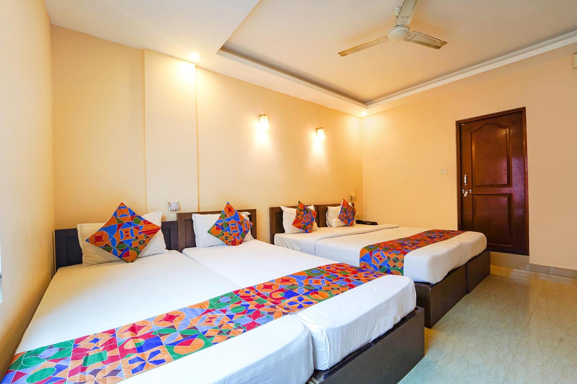 Zion Plaza Hotell Nedumbassery Exteriör bild
