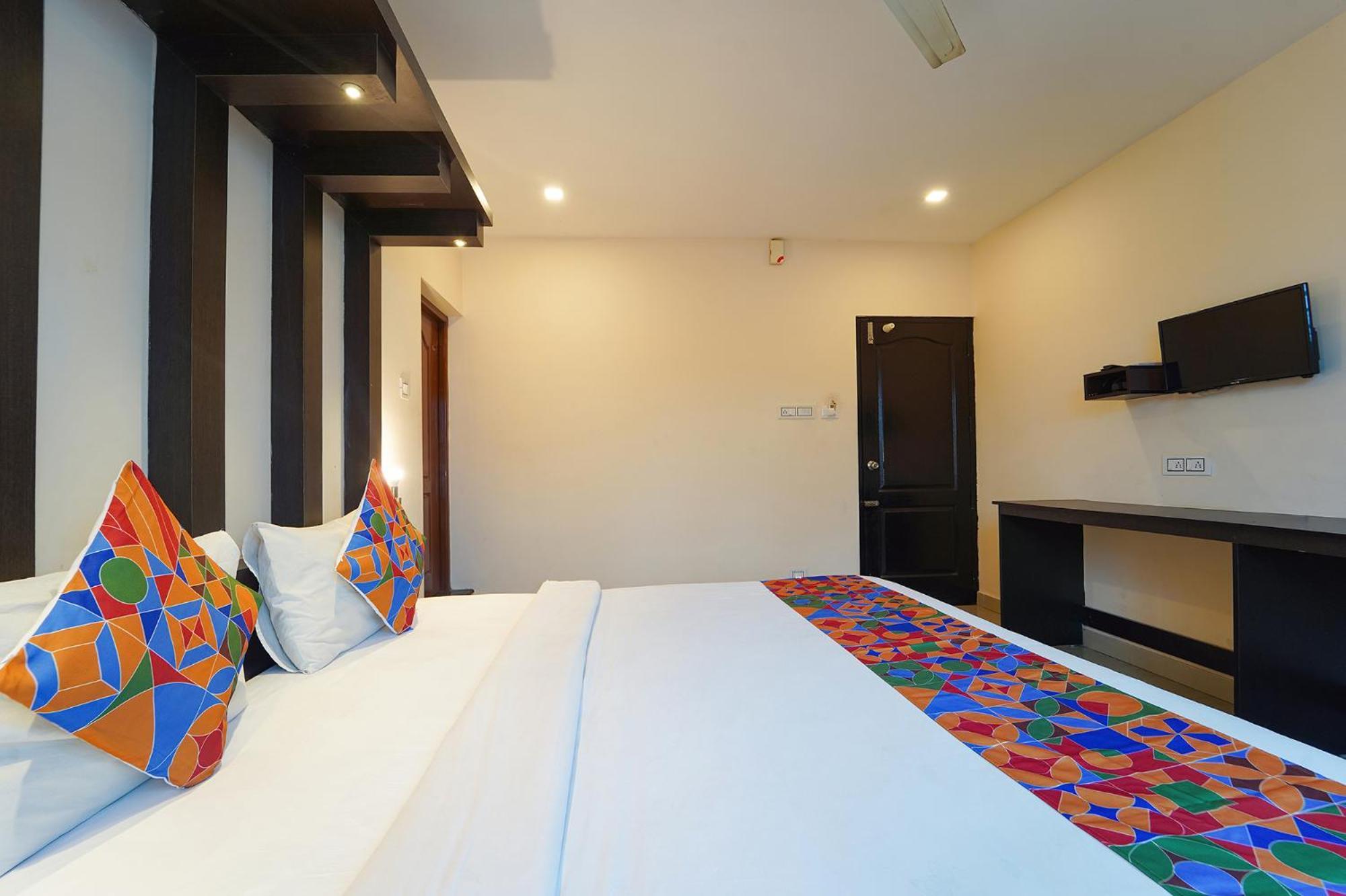 Zion Plaza Hotell Nedumbassery Exteriör bild