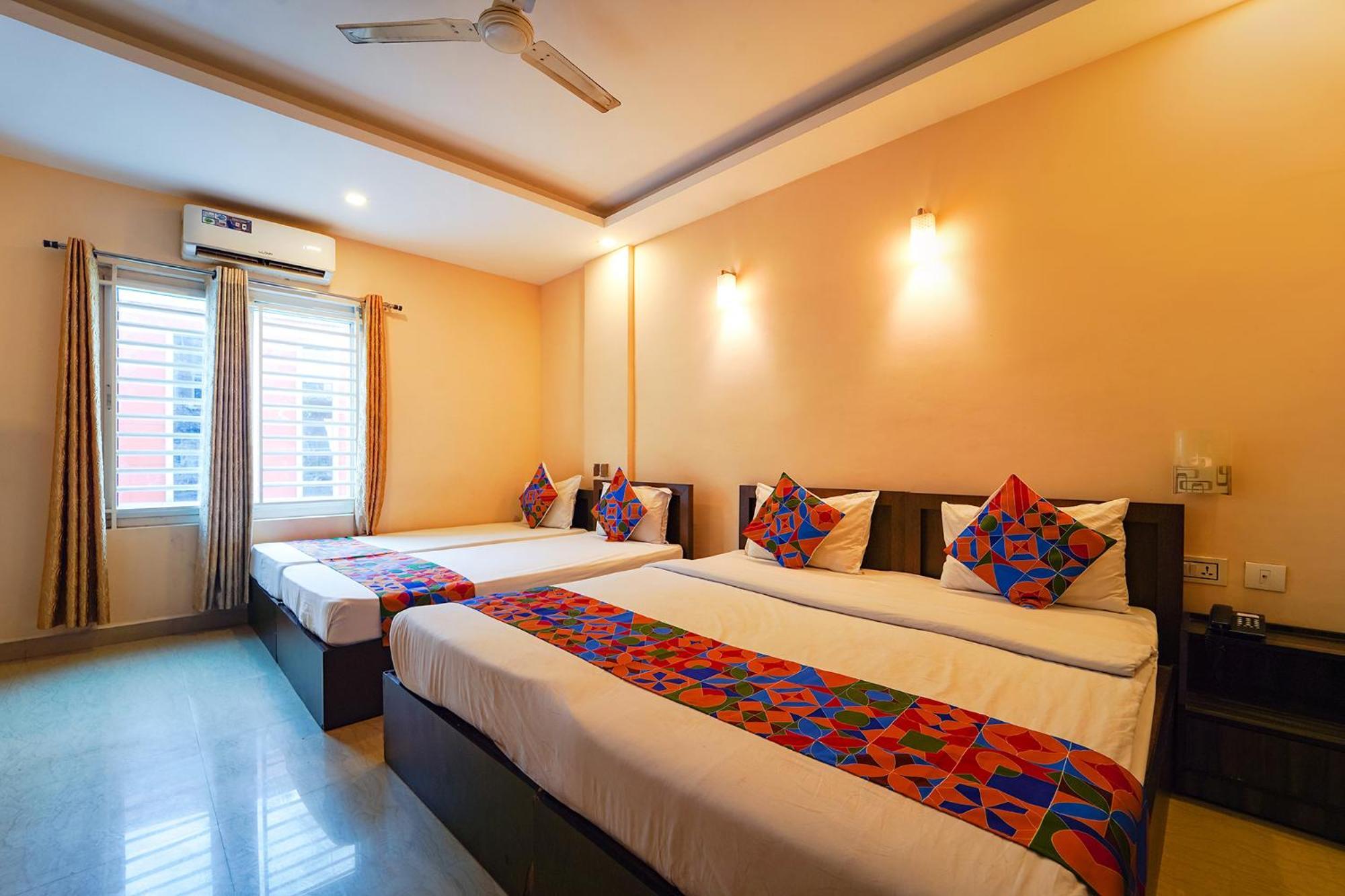Zion Plaza Hotell Nedumbassery Exteriör bild