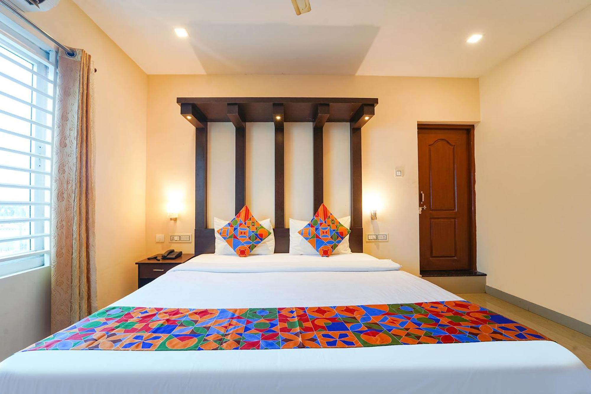 Zion Plaza Hotell Nedumbassery Exteriör bild