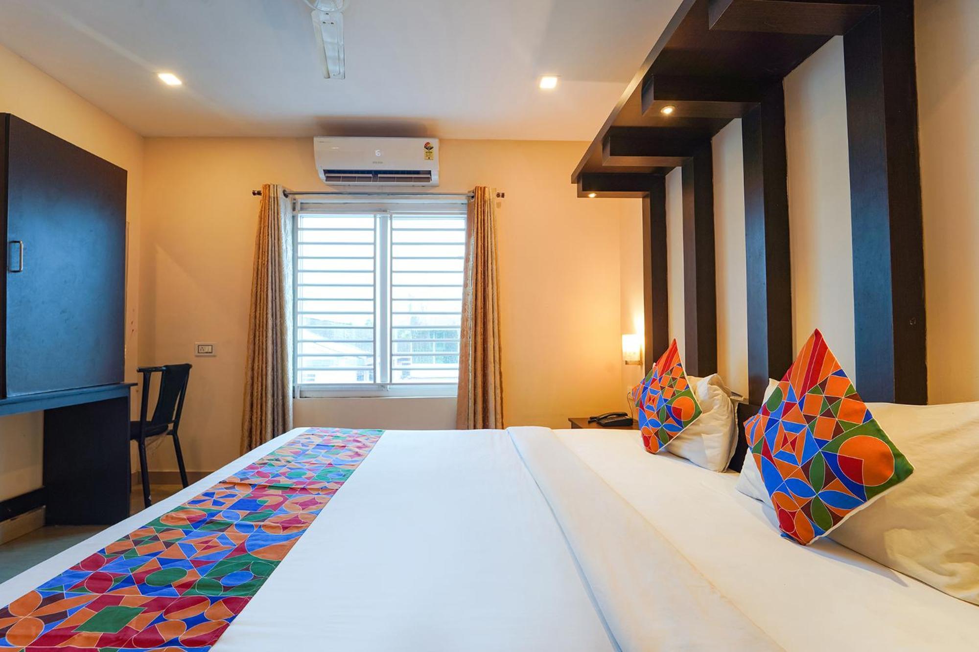 Zion Plaza Hotell Nedumbassery Exteriör bild