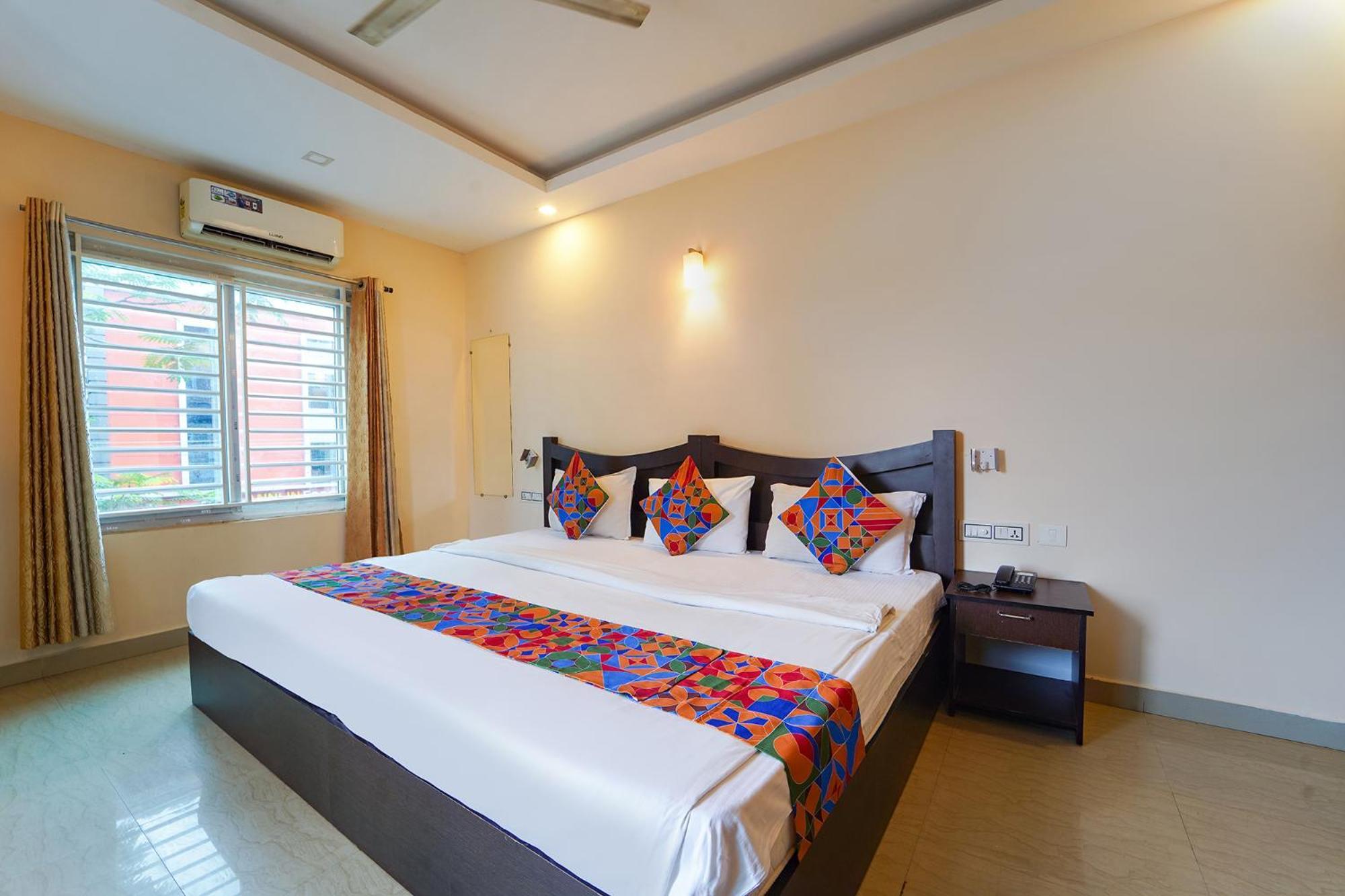 Zion Plaza Hotell Nedumbassery Exteriör bild