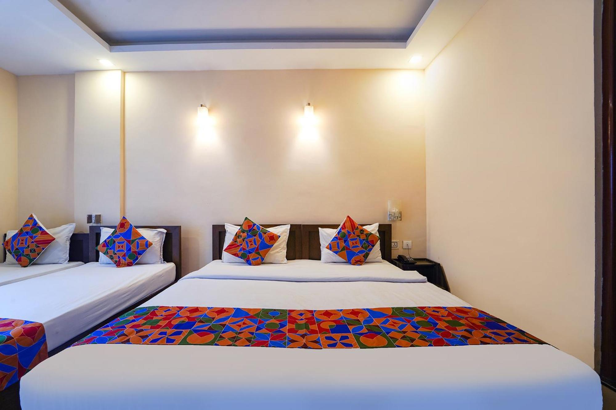 Zion Plaza Hotell Nedumbassery Exteriör bild