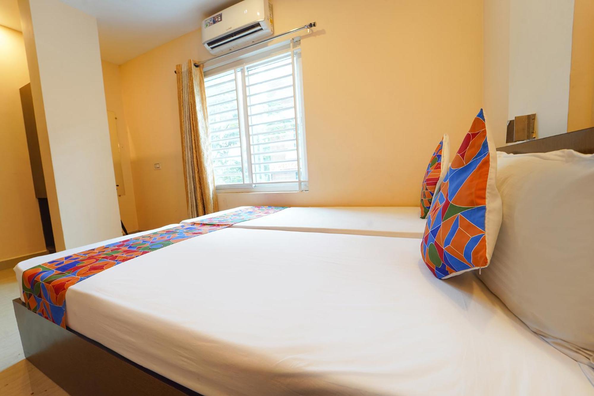 Zion Plaza Hotell Nedumbassery Exteriör bild
