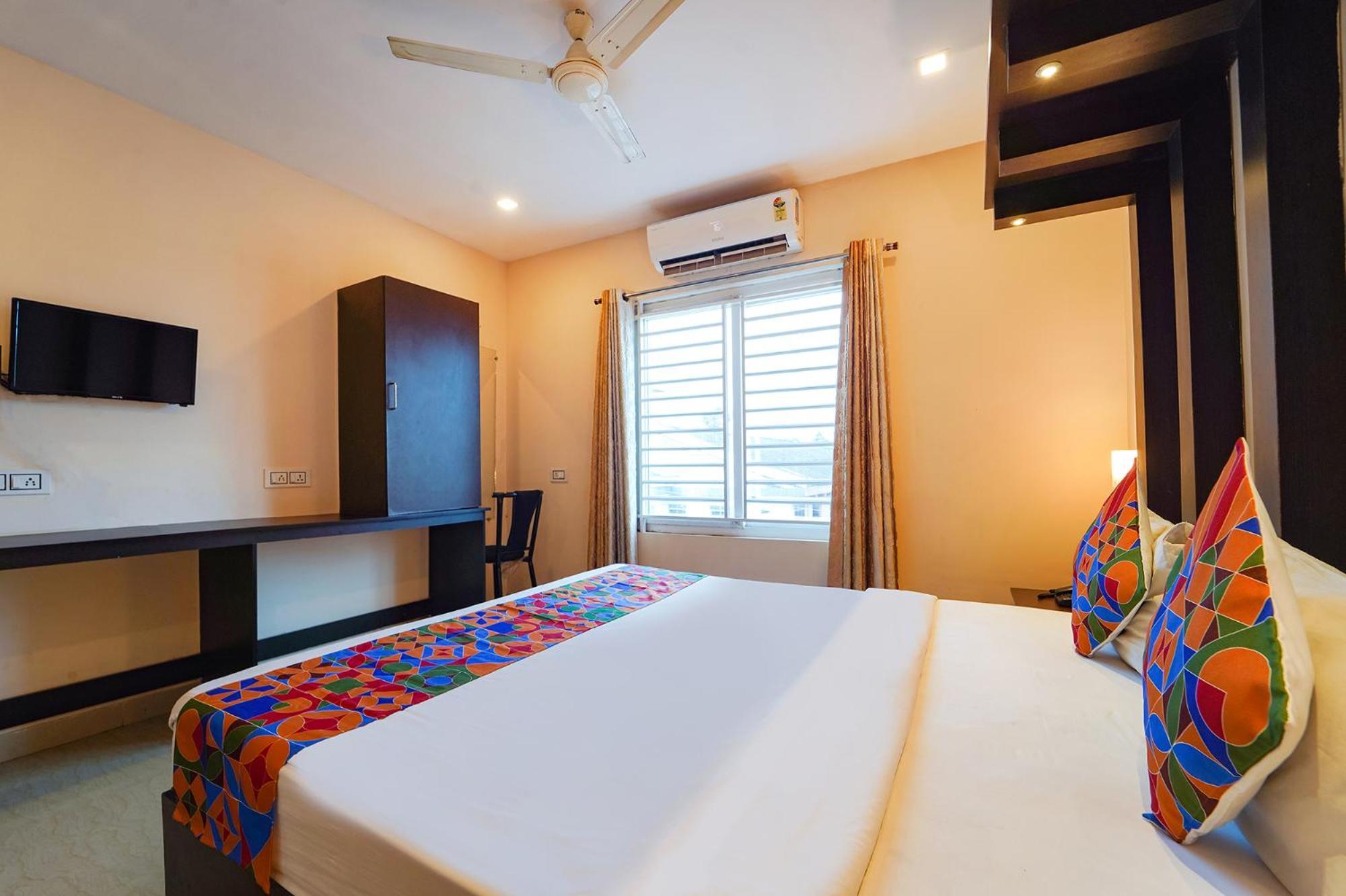 Zion Plaza Hotell Nedumbassery Exteriör bild