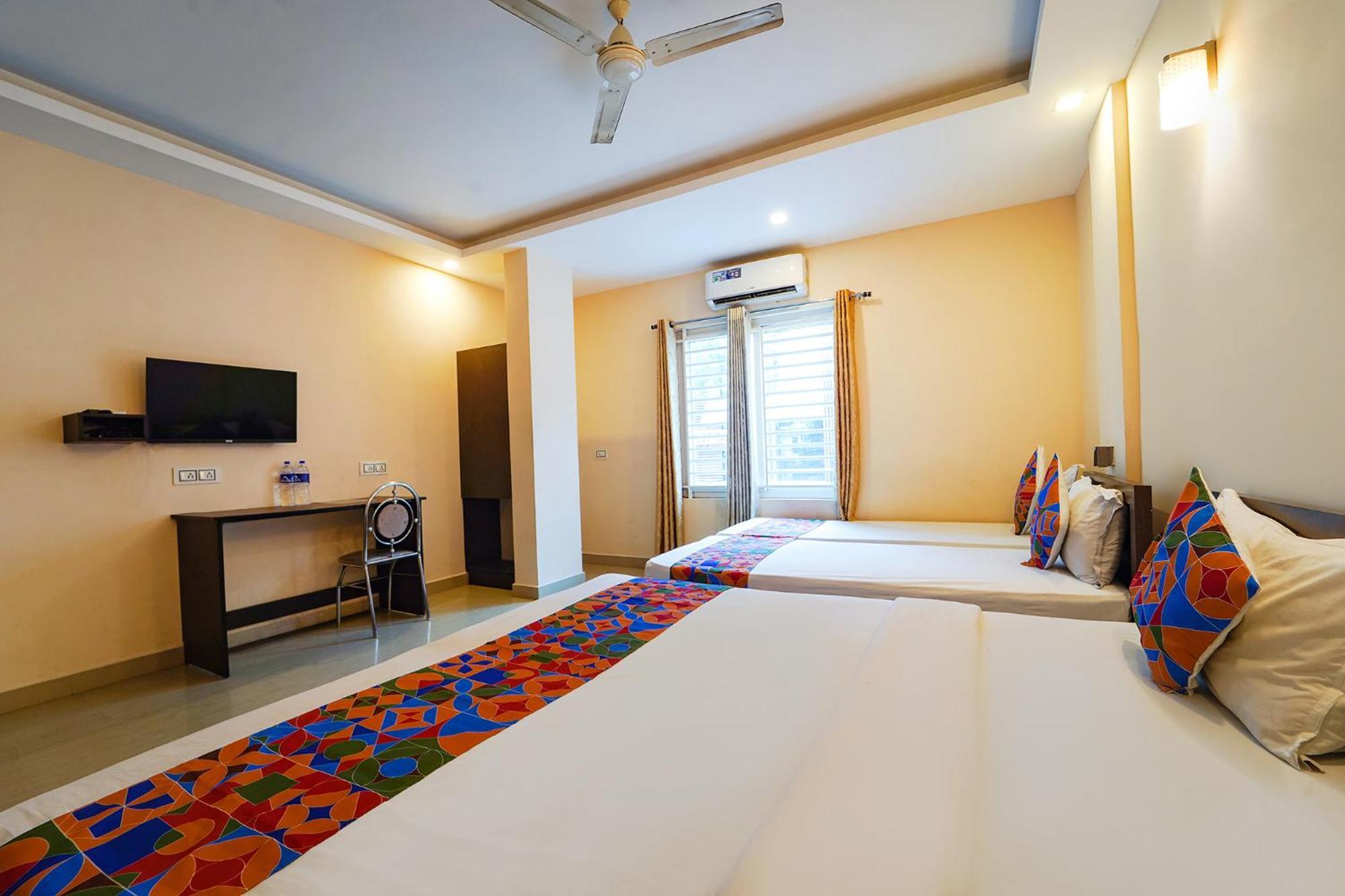 Zion Plaza Hotell Nedumbassery Exteriör bild
