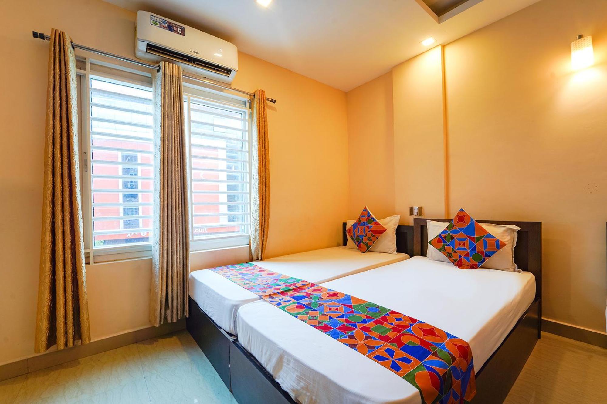 Zion Plaza Hotell Nedumbassery Exteriör bild